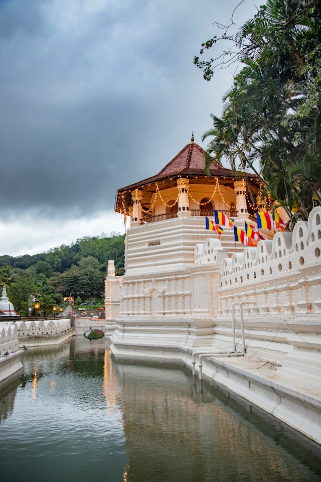 Temple of the Tooth Relic, Kandy