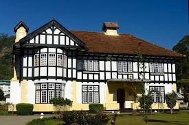 Colonial building